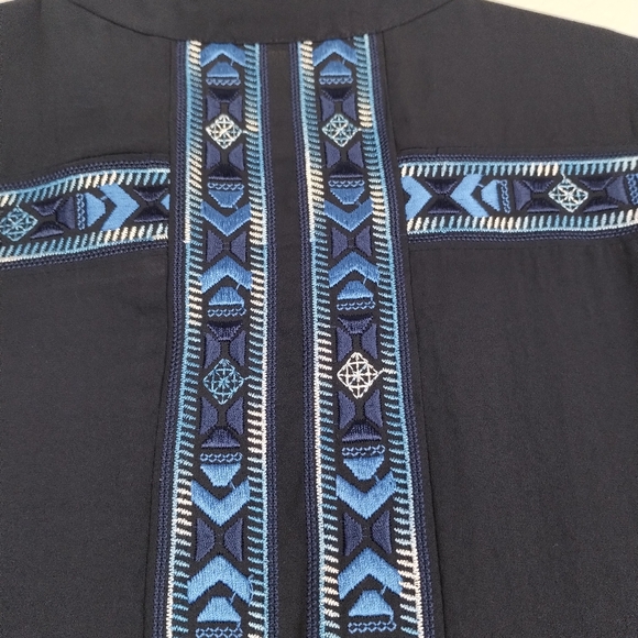 Adiva Navy Blue Embroidered Flowy Blouse Top Size Medium Geometric Lightweight - Picture 9 of 9